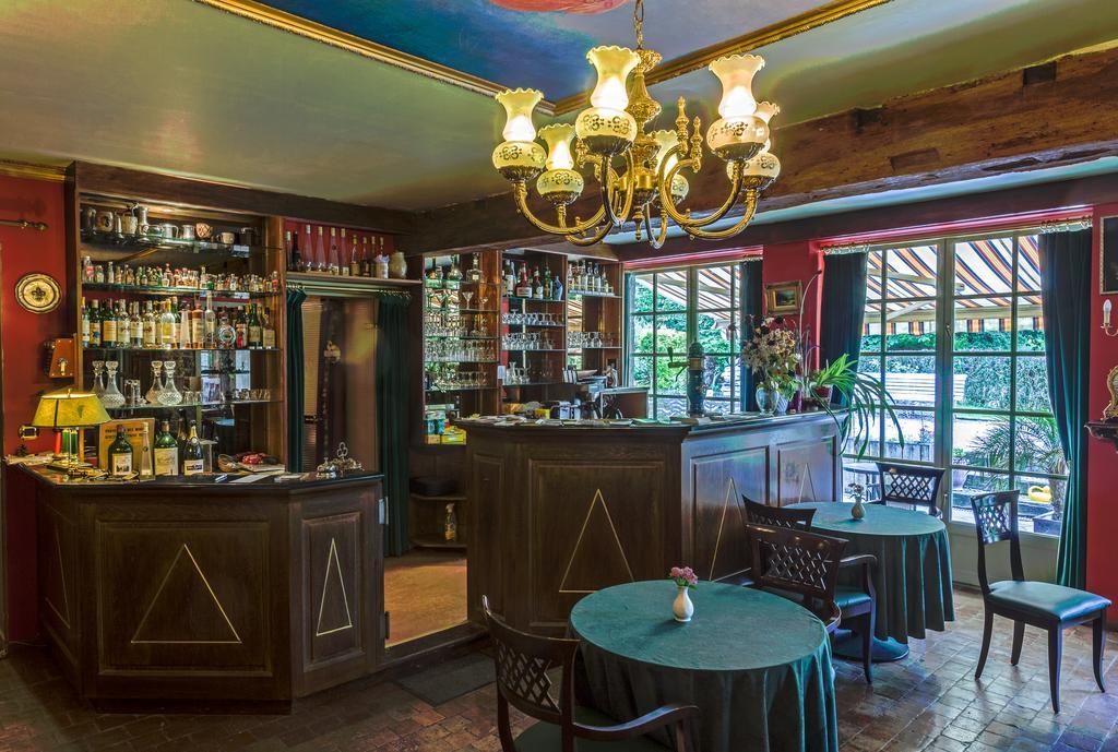 Hotel Tromcourt à Couvin Extérieur photo